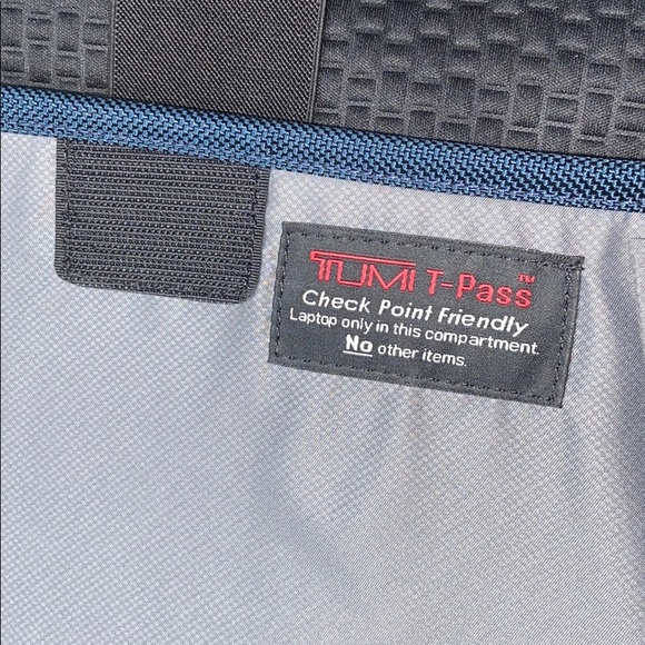 Tumi T-pass check point friendly bag - Picture 7 of 7